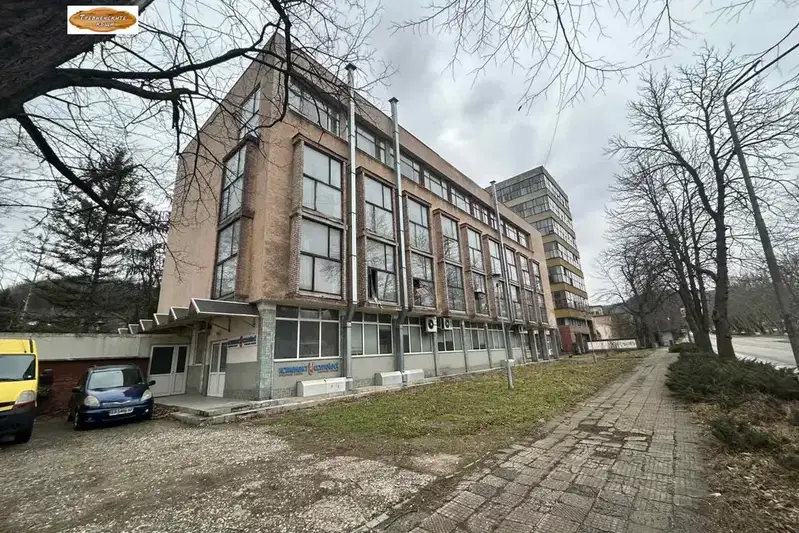 Industrial Building in Gabrovo, Centyr
