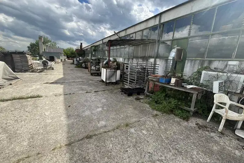 Промишлена сграда в Стара Загора, Казанлък