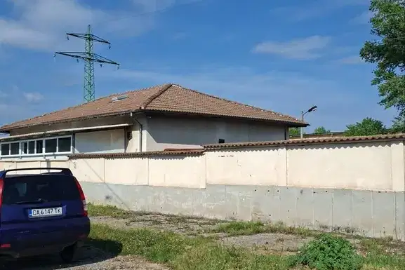 Industrial Building in Novi Iskyr