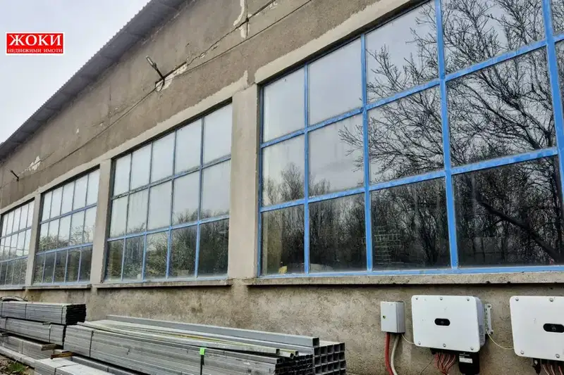 Industrial Building in Pernik, Promishlena Zona