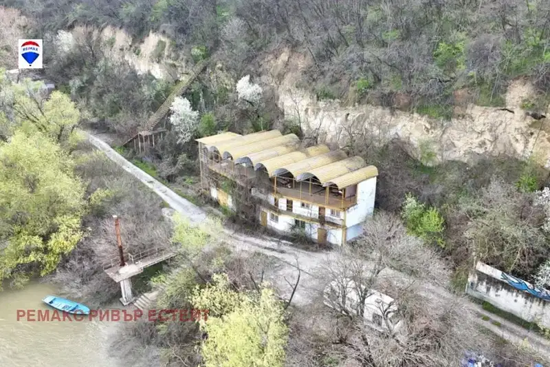Industrial Building in Ruse, Dolapite