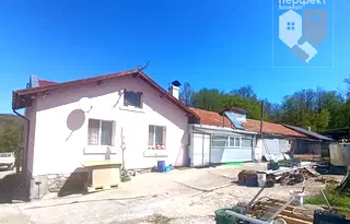 Промишлена сграда в Габрово, с. Жълтеш