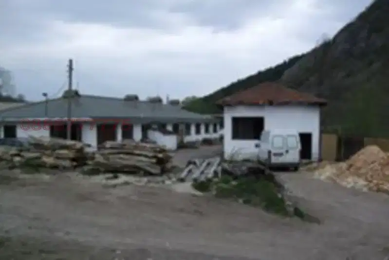 Industrial Building in Oblast Lovech, Lesidren