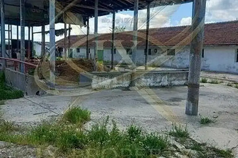 Промишлена сграда в Бургас, с. Ливада