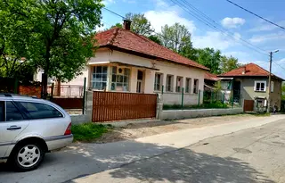 Промишлена сграда в София, с. Лопян