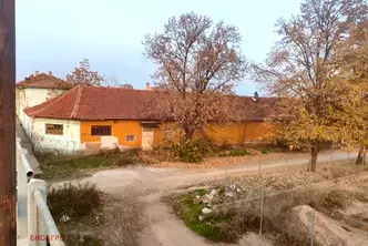 Промишлена сграда в Пазарджик, Септември