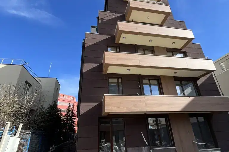 Промишлена сграда в София, Младост 1