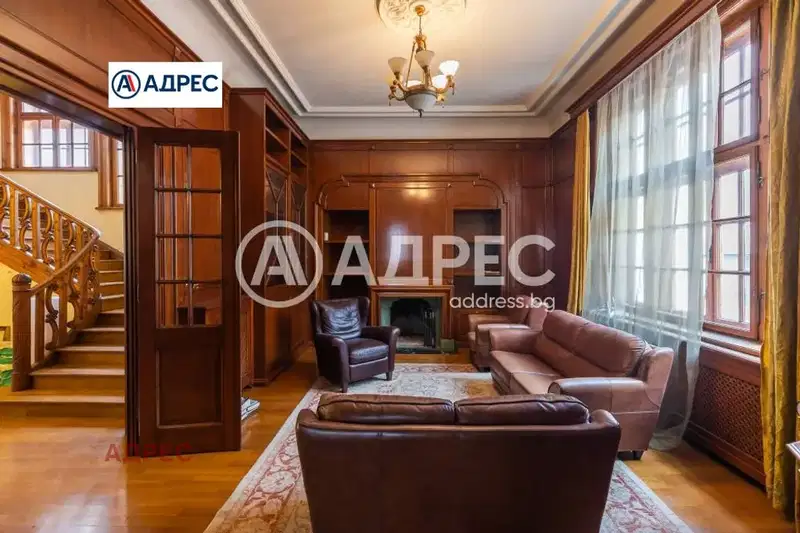 Промишлена сграда във Варна, Център