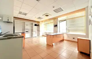 Промишлена сграда във Варна, Младост 1