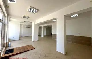 Промишлена сграда във Варна, Владислав Варненчик 2