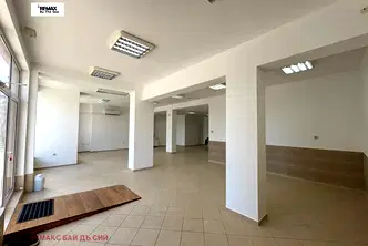 Промишлена сграда във Варна, Владислав Варненчик 2