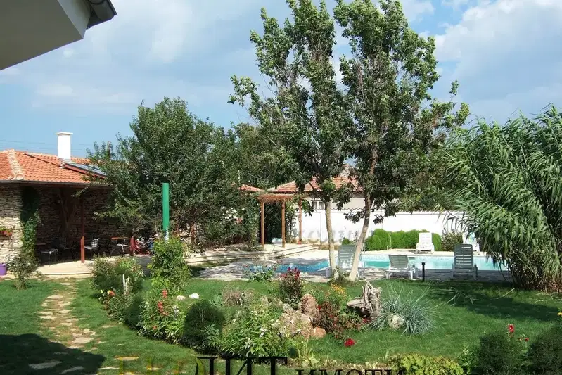 Хотел в Добрич, с. Крапец