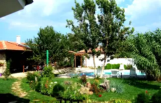 Хотел в Добрич, с. Крапец