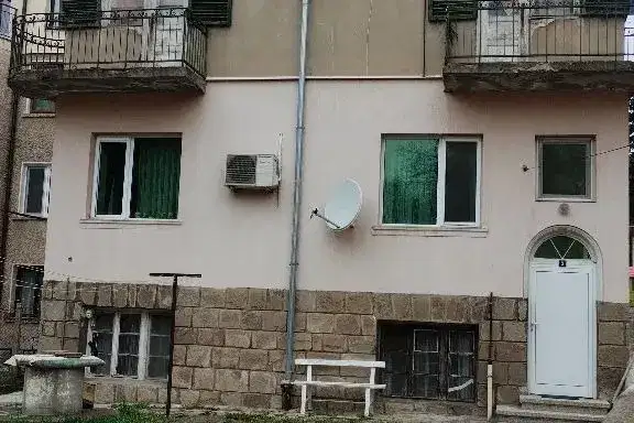 Етаж от къща в Банкя