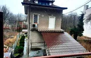 Етаж от къща в Банкя