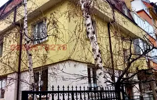 Етаж от къща в Благоев, Идеален център