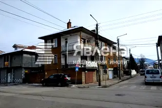 Етаж от къща в София, Ботев