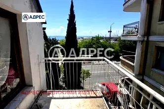 Етаж от къща в Бургас, Възраждане