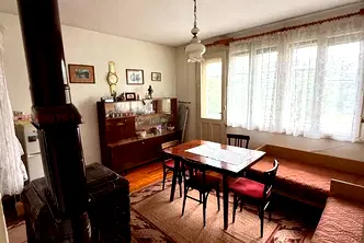 Етаж от къща в Ловеч, Дикисана