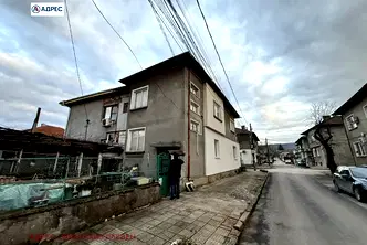 Етаж от къща в Ловеч, Широк център