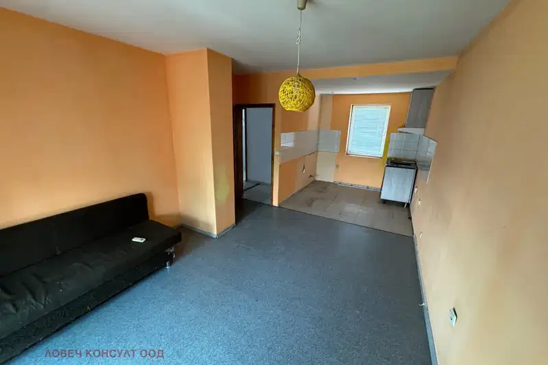 Floor of House in Lovech, Shirok Centyr