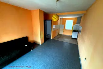 Етаж от къща в Ловеч, Широк център