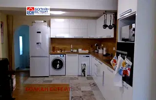 Етаж от къща във Велико Търново, Лясковец