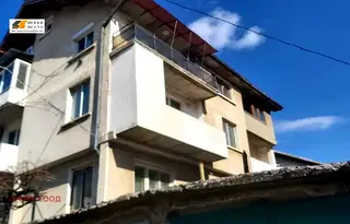 Етаж от къща във Враца, Мездра