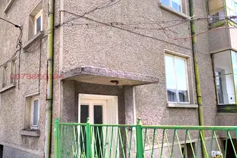 Етаж от къща в Шумен, Нови пазар