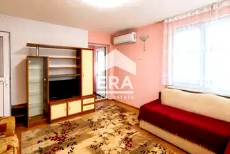 Етаж от къща в Търговище, Омуртаг
