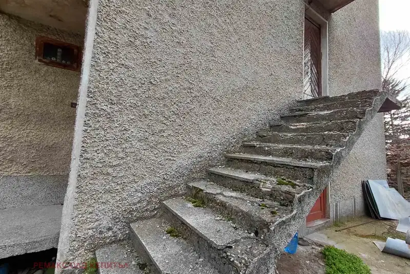 Floor of House in Oblast Veliko Tyrnovo, Pavlikeni