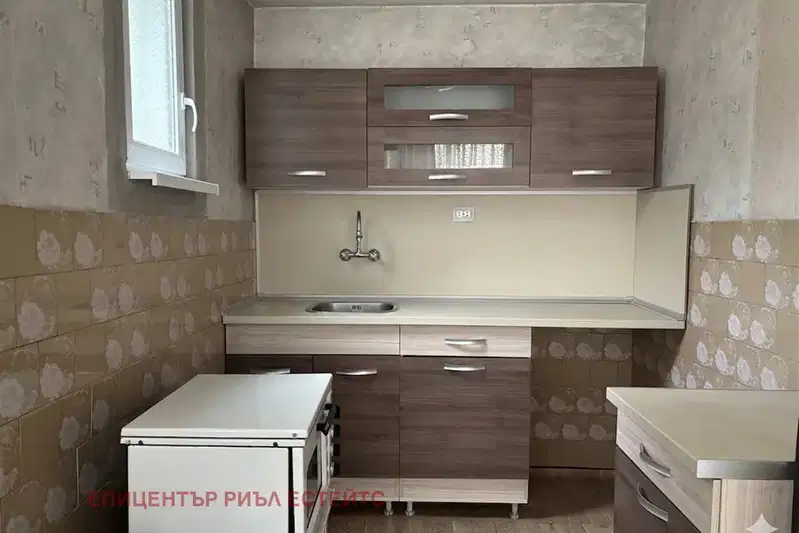 Floor of House in Pernik, Draganovec