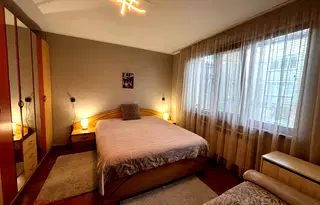 Етаж от къща в Перник, Варош