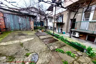 Етаж от къща в Плевен, Широк център