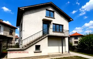 Етаж от къща в София, Самоков