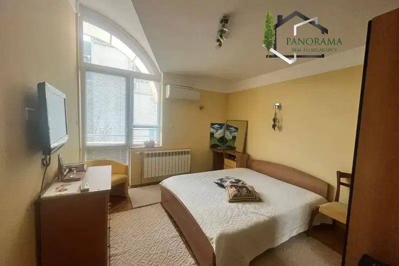 Floor of House in Shumen, Voenno Uchilishte