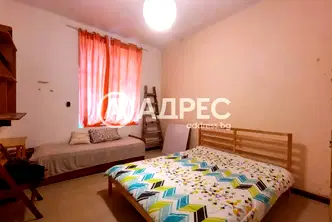 Етаж от къща в София, Банишора