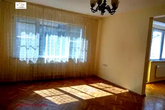 Етаж от къща в София, Бояна