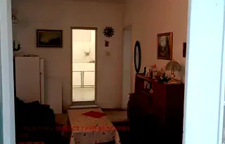 Етаж от къща в София, Изток