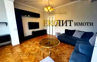 Етаж от къща в София, Изток