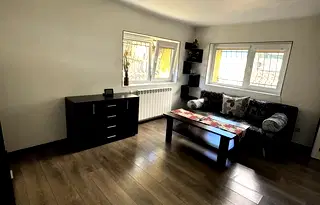 Етаж от къща в София, Карпузица