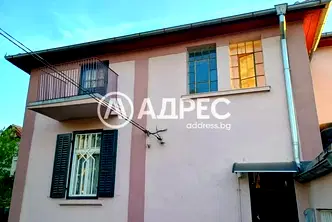 Етаж от къща в София, Карпузица