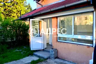 Етаж от къща в София, Карпузица