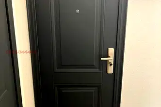 Етаж от къща в София, Левски
