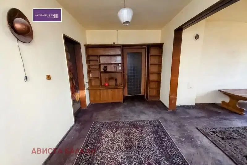 Floor of House in Sofiya, Orlandovci