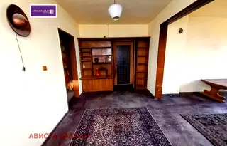 Етаж от къща в София, Орландовци