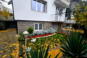 Етаж от къща в София, Орландовци