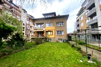 Етаж от къща в София, Павлово