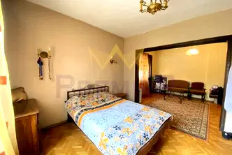 Етаж от къща в София, Павлово