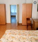Етаж от къща в София, Враждебна
